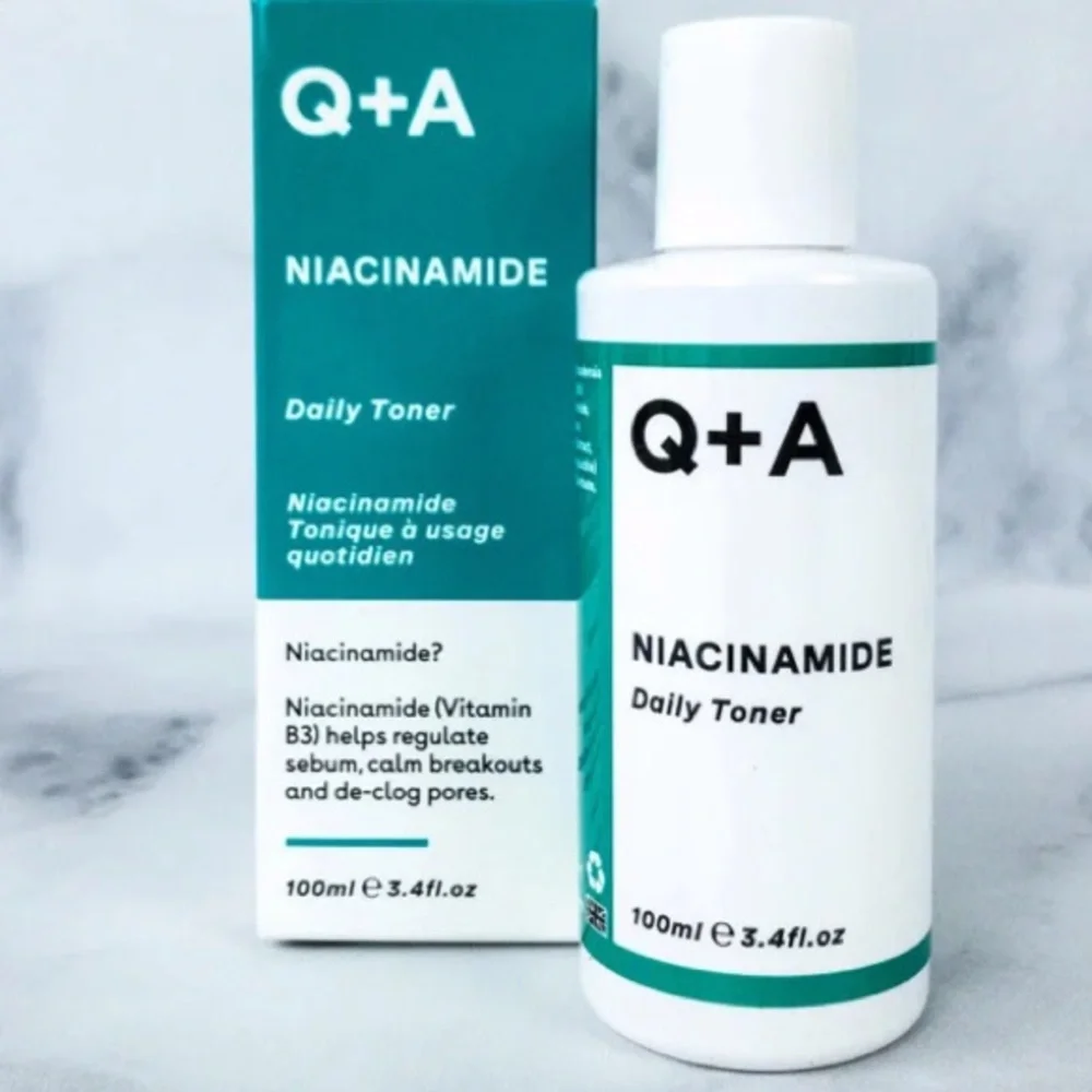 Q+A NIACINAMIDE DAILY TONER